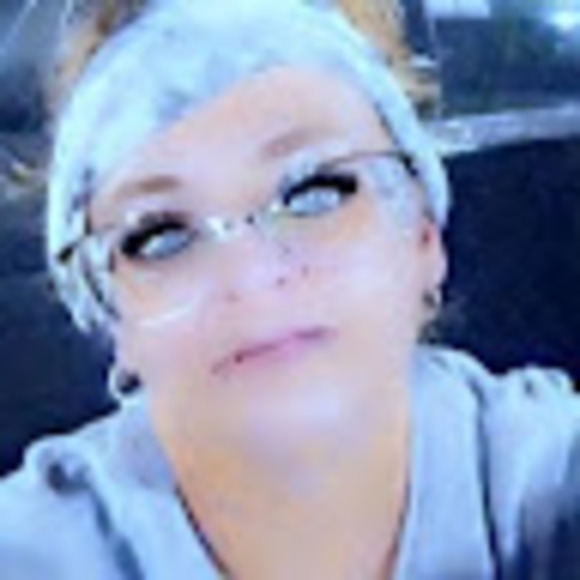 Meet your Posher, Lyndsie - Picture 1 of 1